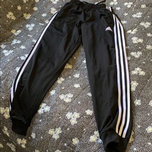 Adidas essential 3-stripes pants